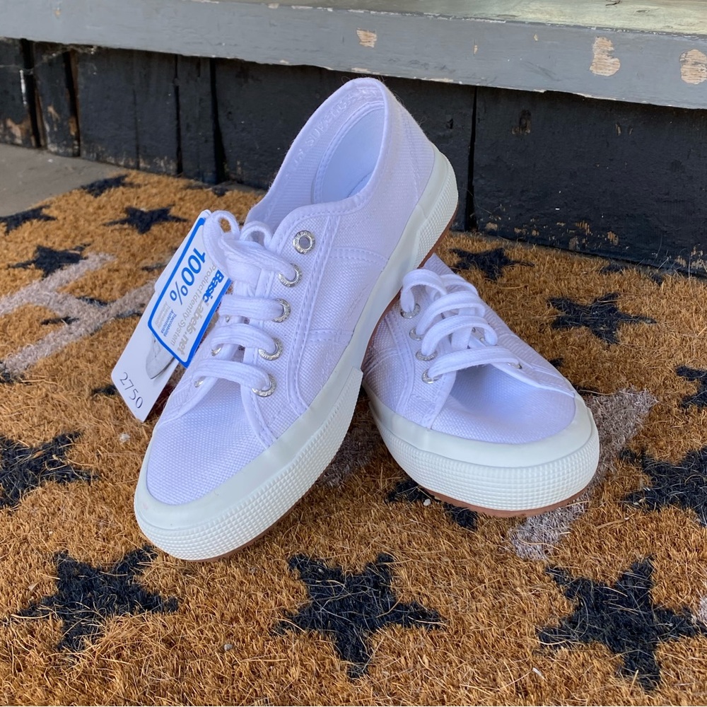 New in Box women’s white canvas Superga Cotu Classic. Size 6W, 4.5M, 3.5UK NWT